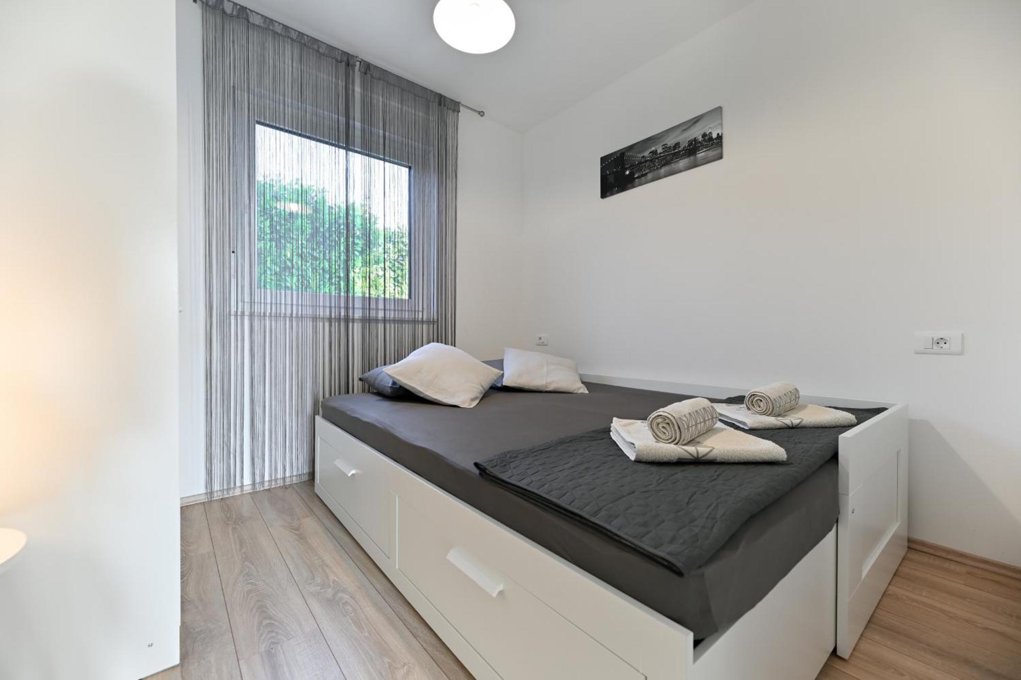 Holiday Home Aprilis With Pool, Jacuzzi And Sauna Galovac  Bagian luar foto