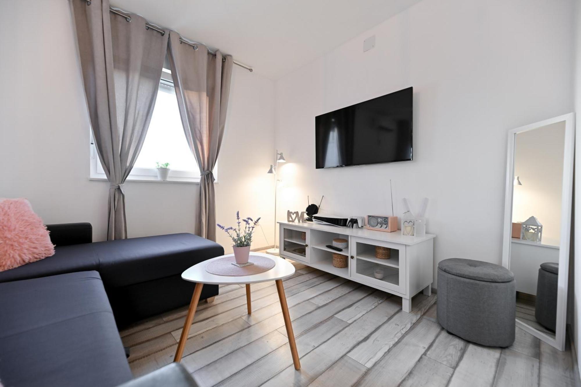 Holiday Home Aprilis With Pool, Jacuzzi And Sauna Galovac  Bagian luar foto