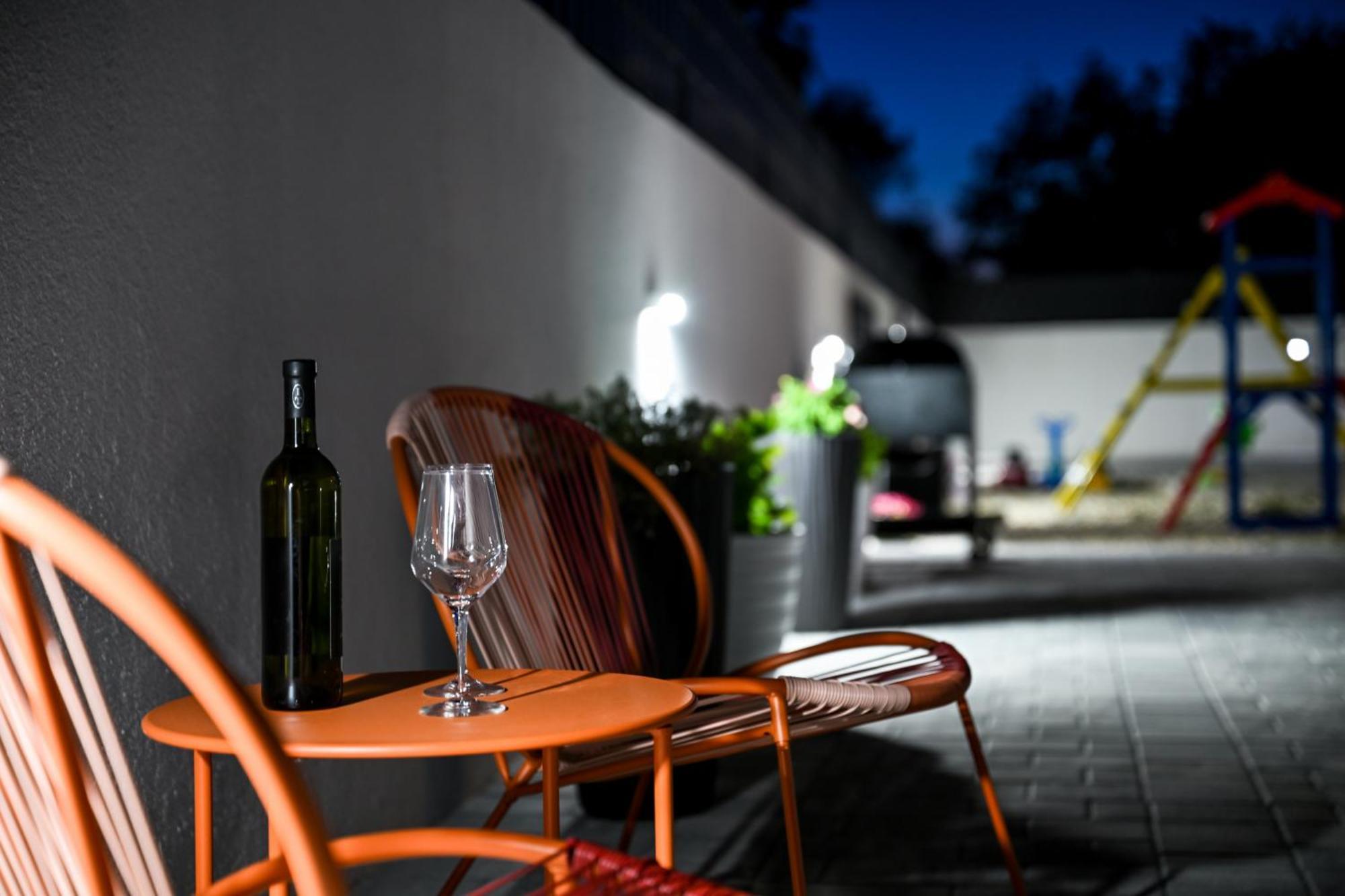 Holiday Home Aprilis With Pool, Jacuzzi And Sauna Galovac  Bagian luar foto