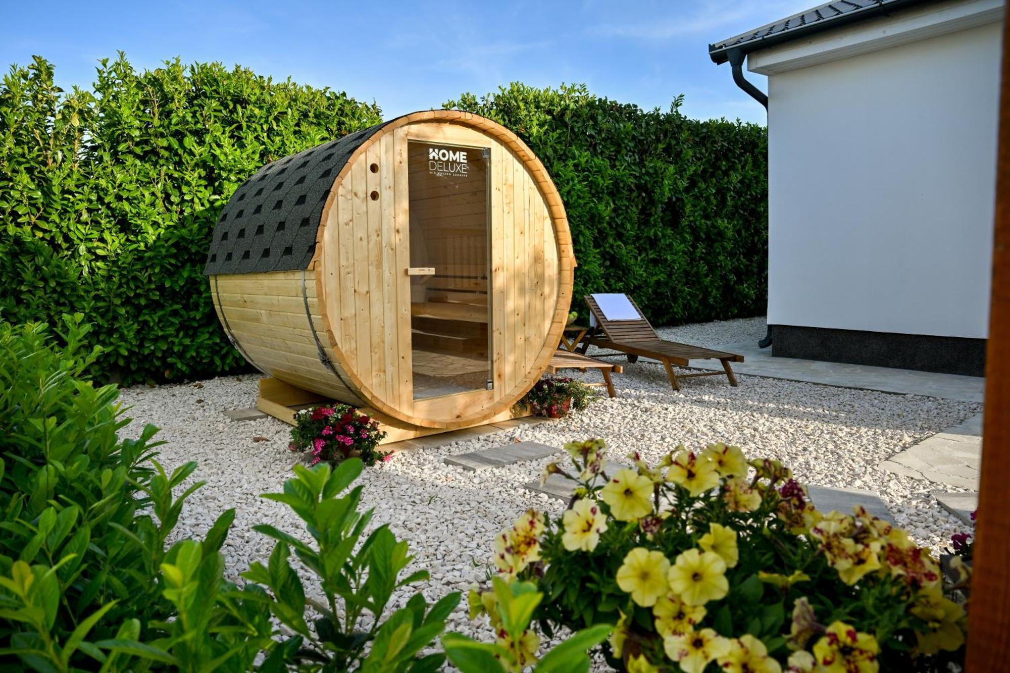 Holiday Home Aprilis With Pool, Jacuzzi And Sauna Galovac  Bagian luar foto